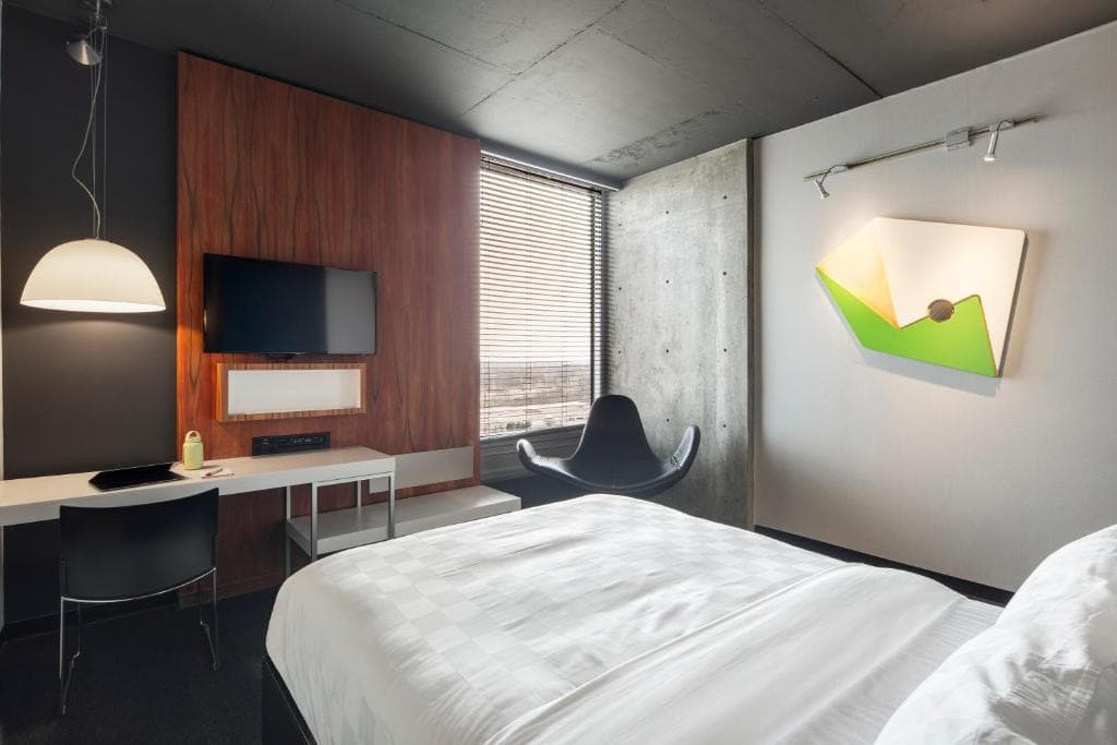 Chambre Avec Un Grand Lit - 2