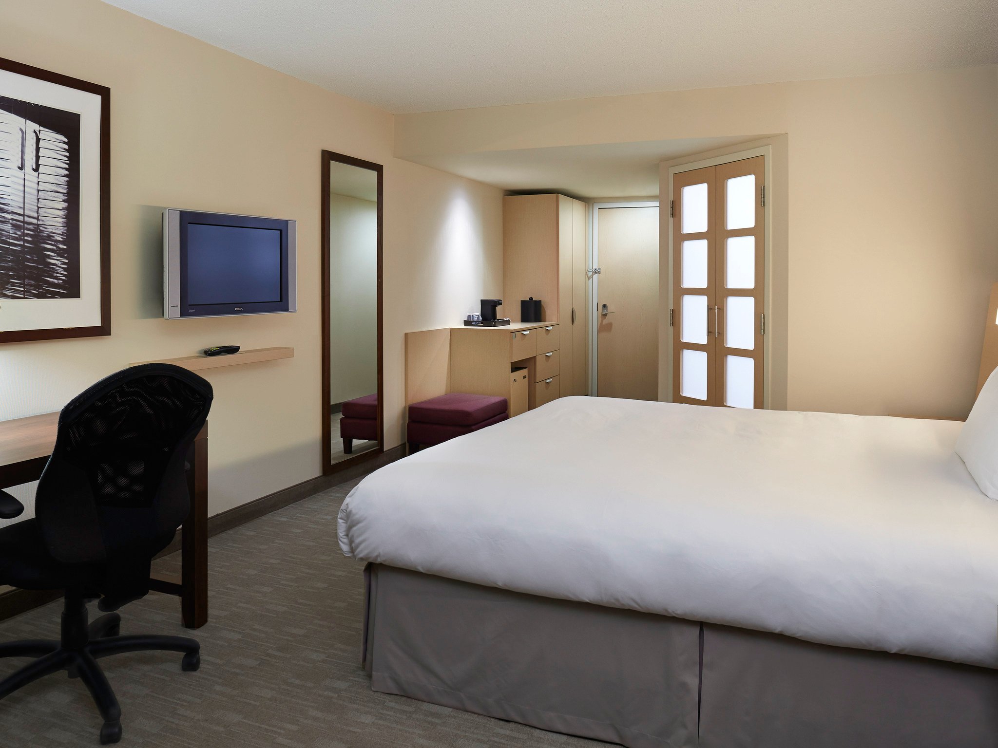 Superior Room 1 King Bed - 2