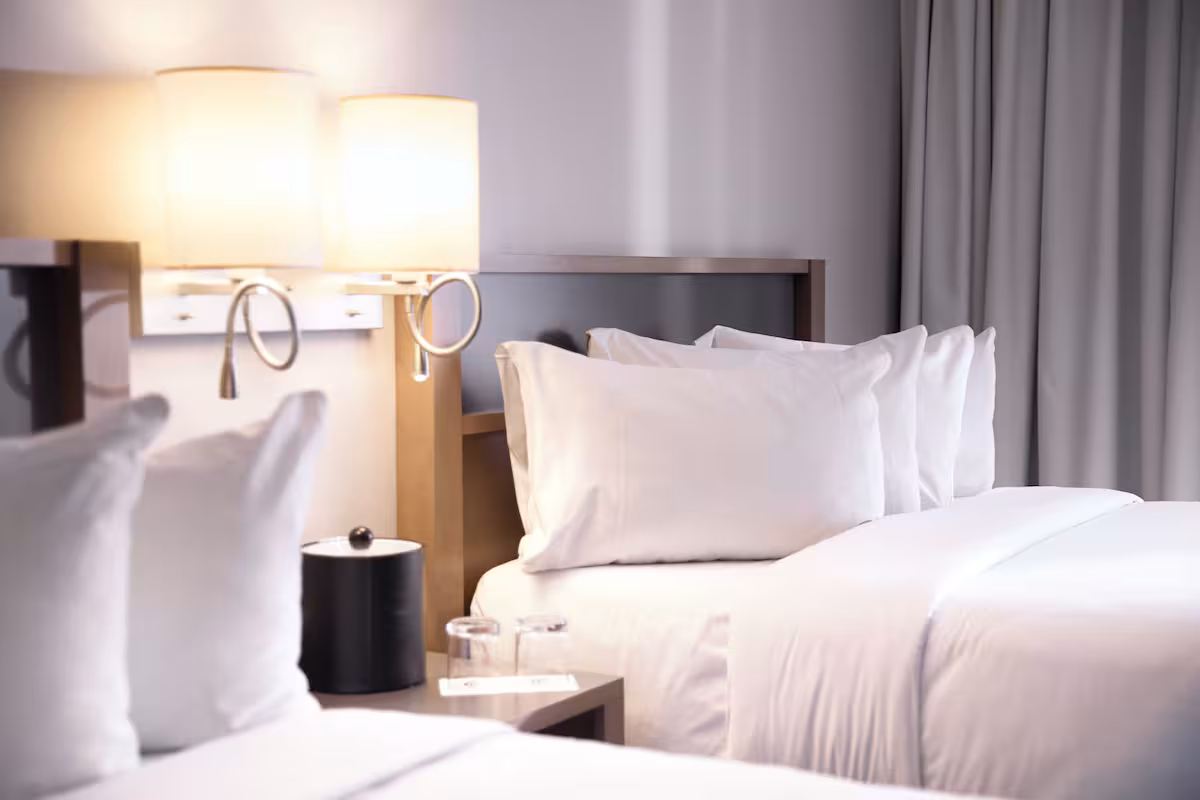 2 Queen Beds - 4